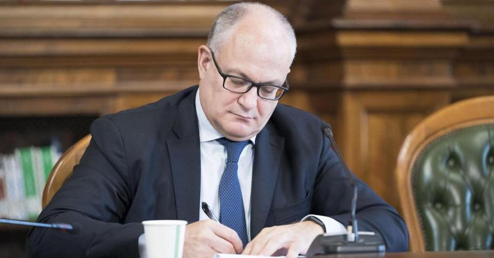 Il ministro dell'Economia Roberto Gualtieri (Ansa) 